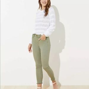 LOFT Frayed High Rise Skinny Crop Jeans, Size 00, New With Tags.
